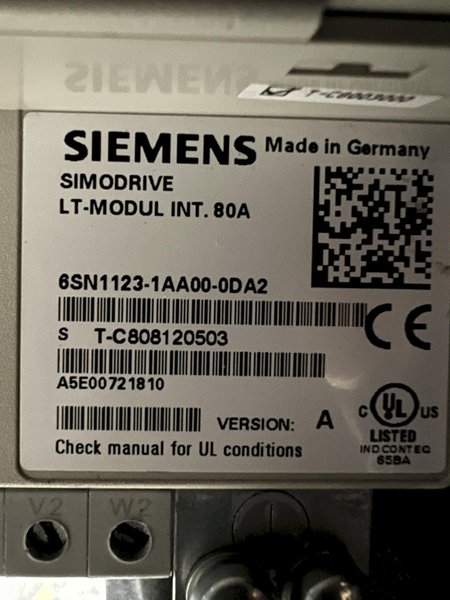 Siemens Simodrive CNC Servo Drive Unit 6SN1123-1AA00-0DA2
6SN11231AA000DA2