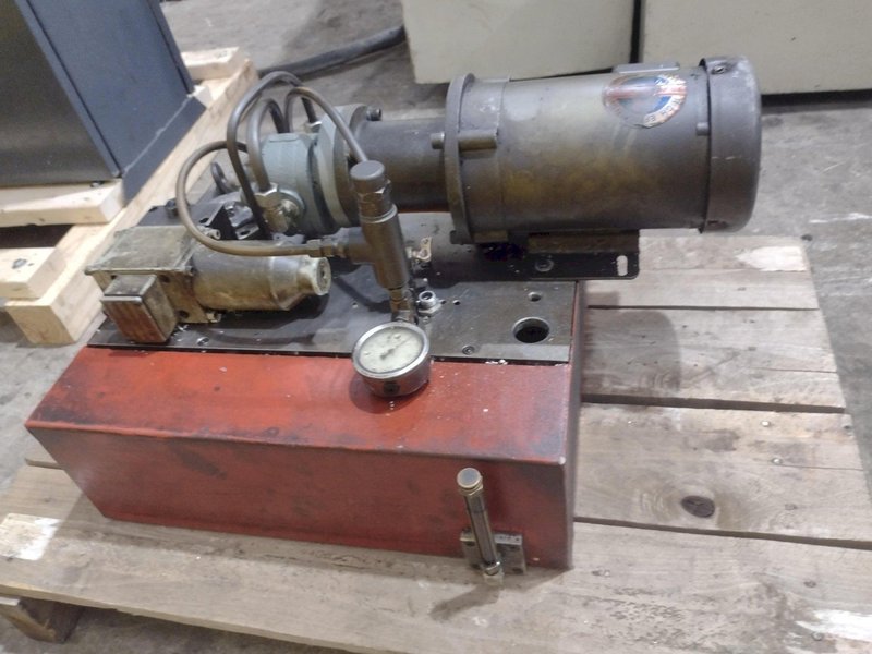 TOS MODEL #SUS-80 ENGINE LATHE : YOBRO 25404