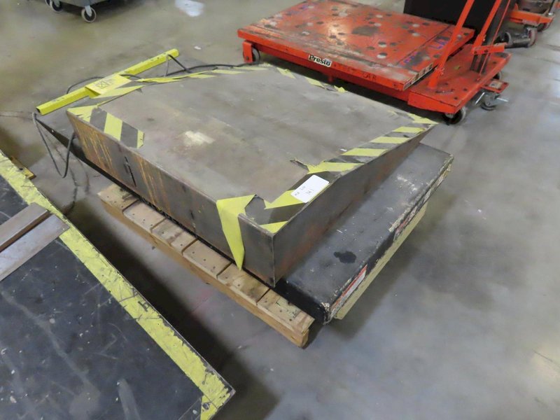 Globe International AA-2-36, 32" x 58" Scissor Table, 2000 LBS Lifting Capacity, Remote Foot Switch, Transition Ramp- Auction Item