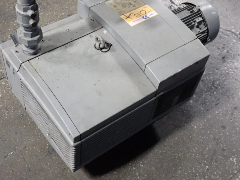 BECKER 900 MBAR VACUUM PUMP  -  KVT 3.100