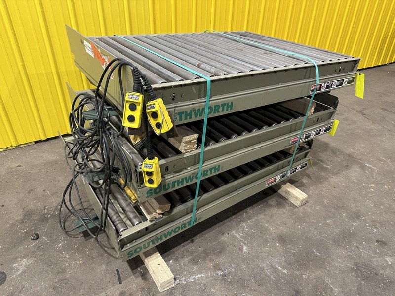 3800 LBS X 60" X 42" SOUTHWORTH HYDRAULIC SCISSOR LIFT TABLE WITH ROLLER CONVEYOR TOP, 110 VOLT: STOCK #20888