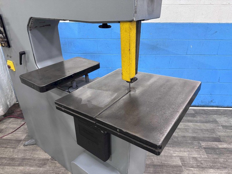 30" KALAMAZOO MODEL 30-R-10 STARTRITE VERTICAL BANDSAW: STOCK #80748
