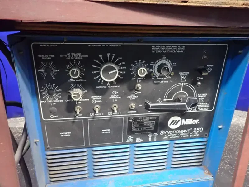 Miller 200 A Welder  - Syncrowave 250