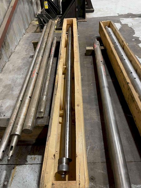 Used, 107&quot; x 3-5/8&quot; Diameter Grooving Bar