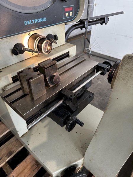 DELTRONIC DH214-612R OPTICAL COMPARATOR. STOCK # 0524323