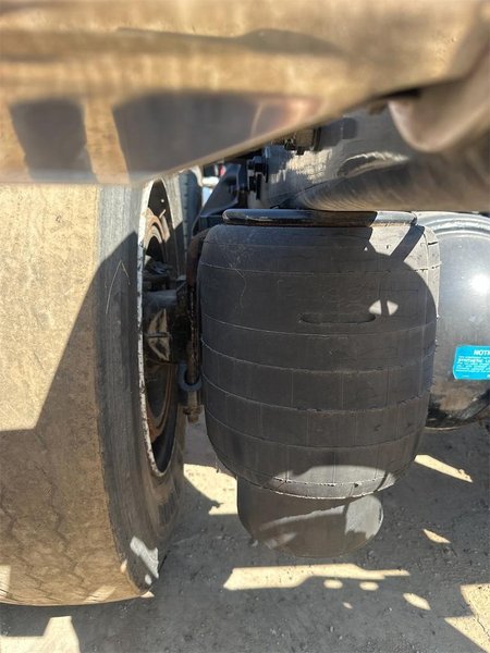 2022 Kenworth T680 1XKYD49X9NJ466983