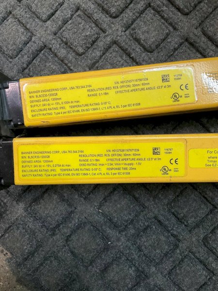 BANNER SLSCE30-1200Q8 + SLSCR30-1200Q8 SAFETY LIGHT CURTAIN USED