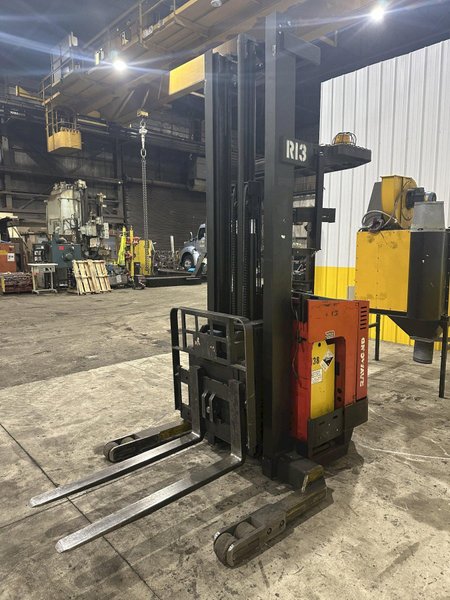 3,500 LB RAYMOND MODEL #EASI DEEP REACH ELECTRIC FORK LIFT TRUCK: STOCK 22098