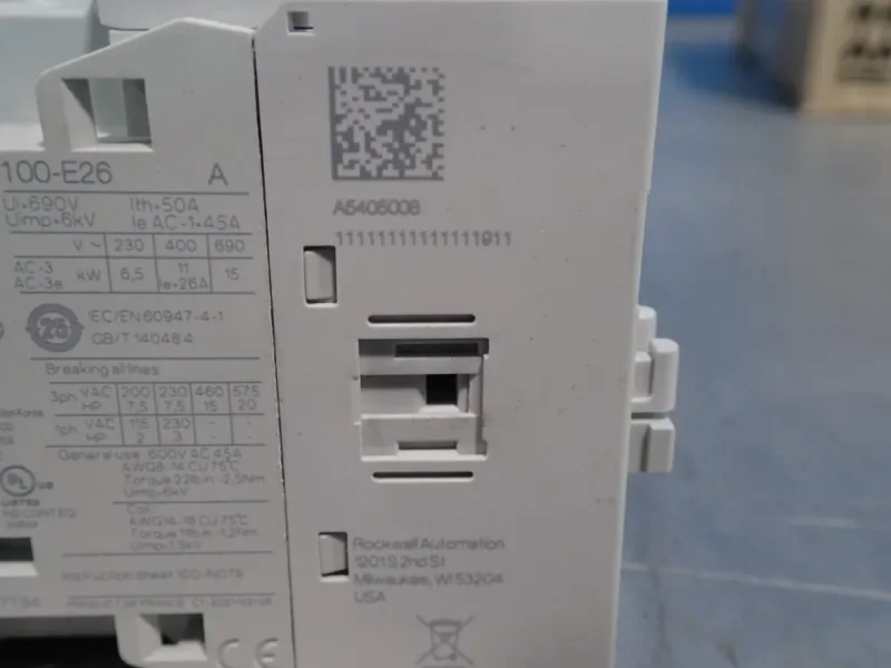 ALLEN-BRADLEY CONTACTOR  -  100-E26KD00