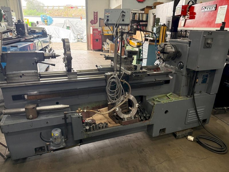 18" x 60" HWACHEON Engine Lathe, Model HL-18