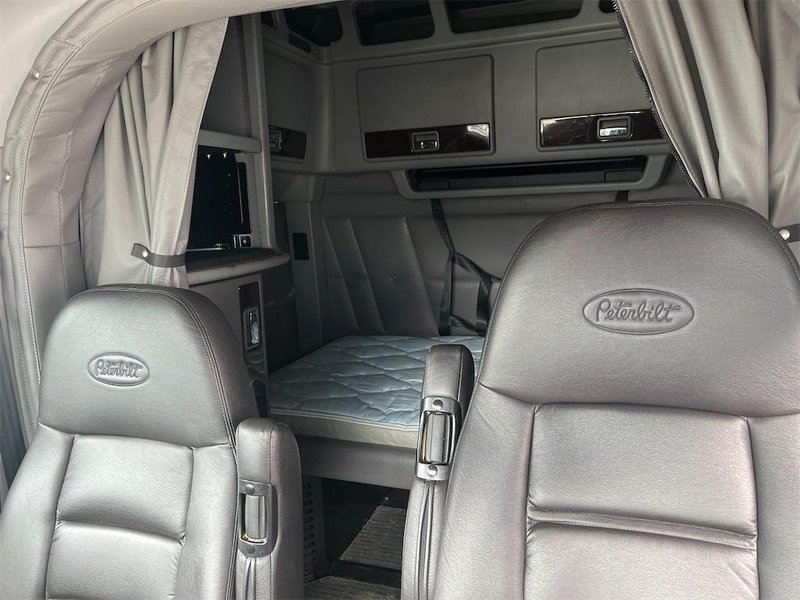 2023 Peterbilt 389 1XPXD49X1PD891797