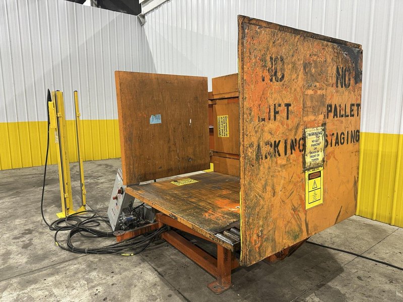 4,400 LBS CHERRY HYDRAULIC CLAMP &amp; FLIP PALLET INVERTER / TURNOVER MACHINE: STOCK #22320