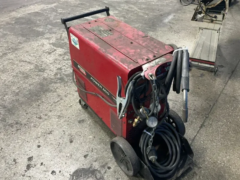 LINCOLN ELECTRIC 300 A WELDER  -  POWER MIG 350MP