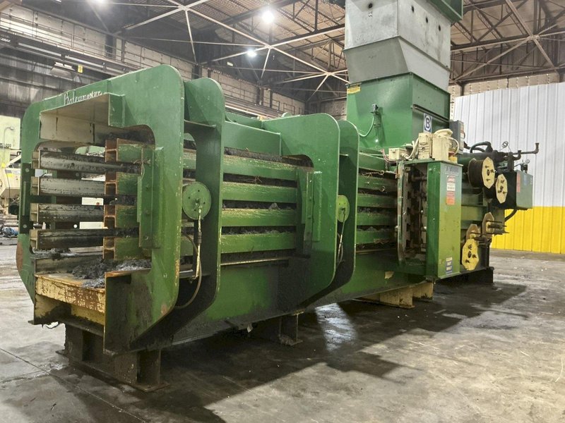 36" X 29" X 30 HP BALEMASTER MODEL #4030G-8 AUTO TIE HORIZONTAL BALER 2007: YOBRO #25000