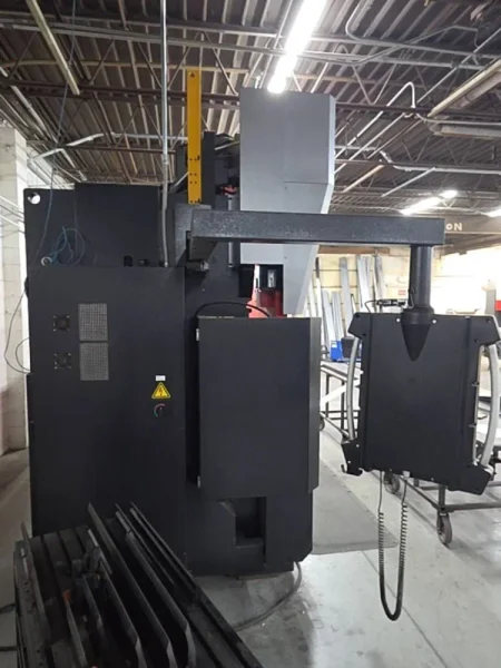 AMADA 243 TON HRB 2204 PRESS BRAKE  -  HRB2204