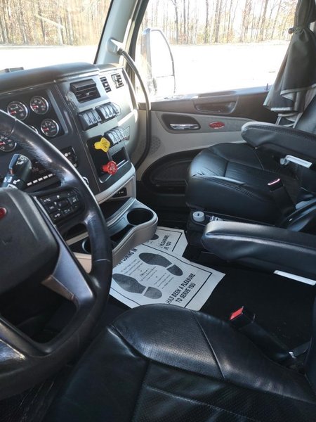 2022 Peterbilt 579 1XPBD49X9ND789784