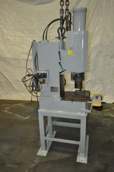 VSI TM23 RIVETER, STOCK# 14158J