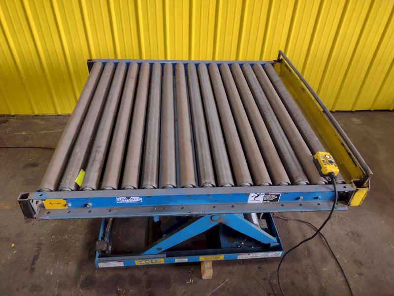 3,000 LBS X 48" X 48" ROTO-MAX HYDRAULIC SCISSOR LIFT TABLE W/ ROTARY LEWCO ROLLER CONVEYOR TOP, 110 VOLT: STOCK #20878