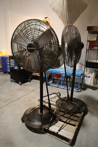 Lakewood HV-30/OSC 30" (2) &amp; 18" TPI Industrial Pedestal Fans- Auction Item