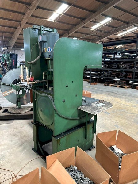 10 TON MULTIPRESS MODEL #WT100M C FRAME HYDRAULIC PRESS : YOBRO #26145