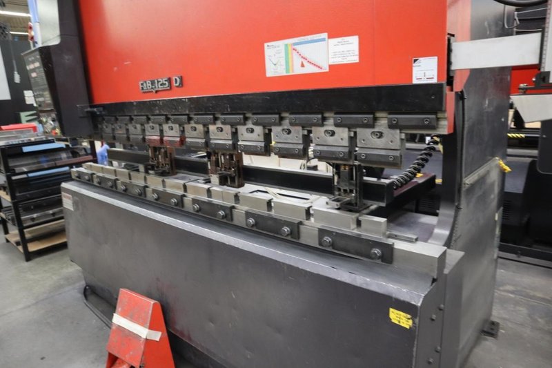 Amada FBD-1253E CNC Hydraulic Press Brake, 138 Ton x 122", Up-Acting, NC9-EXII Controls, Light Curtains- Auction Item