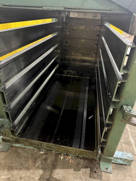 30" X 42" BALEMASTER CLOSED DOOR HORIZONTAL HYDRAULIC BALER: YOBRO #25089