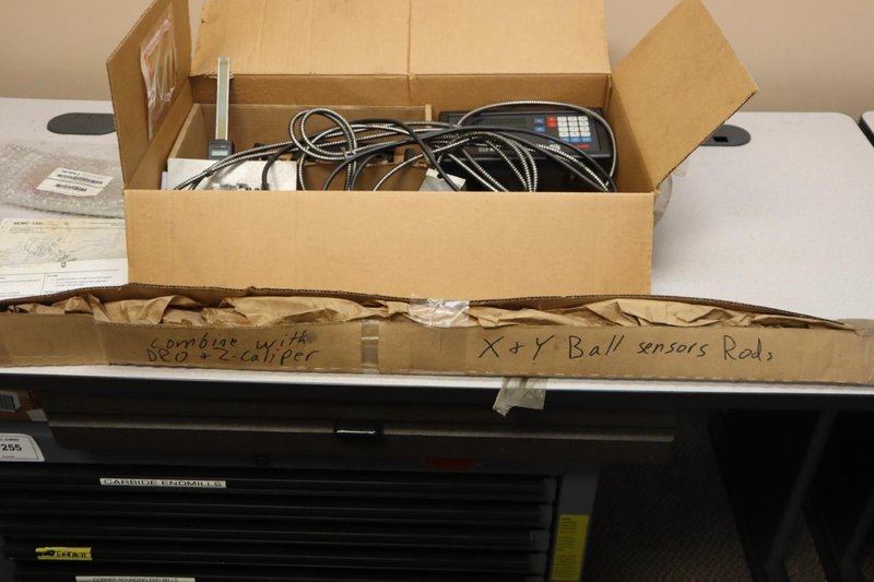 Newall Topaz 2-Axis Digital Readout with COntrol Box, Cables, reader Heads, X and Y Scales for Mill, with Mitutoyo Quill Scale - Auction Item