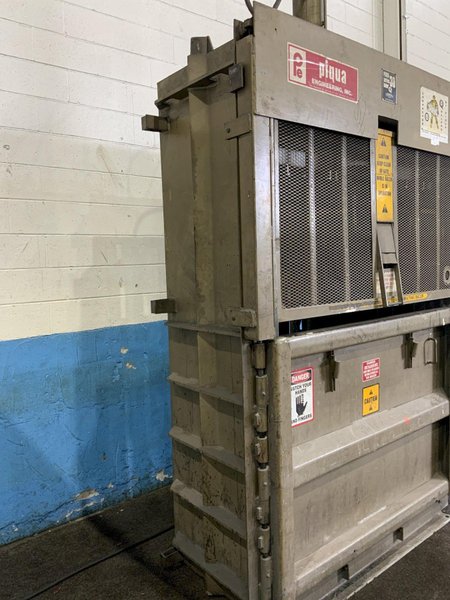 60" X 30" PIQUA VERTICAL CARDBOARD BALER: STOCK #79974