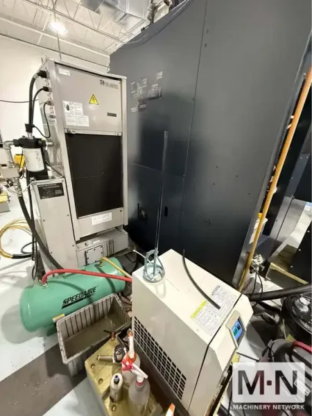 Makino V33 CNC Vertical Machining Center, 2004