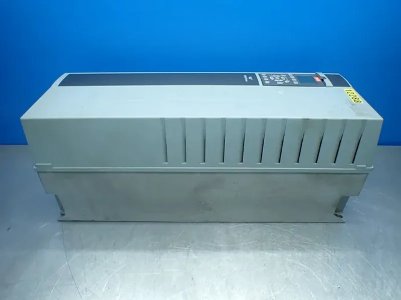 DANFOSS 30HP VLT HVAC DRIVE UNIT  -  131B4263