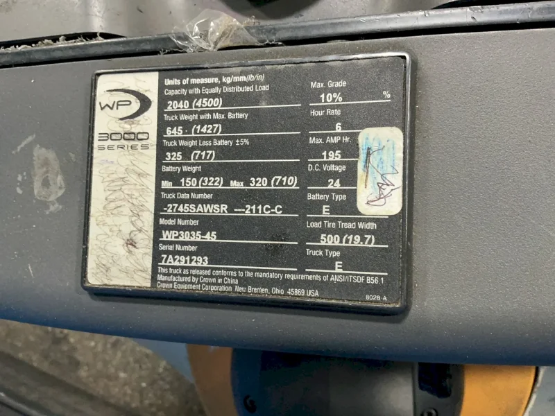 CROWN 4500 LBS ELECTRIC PALLET JACK  -  WP3035-45