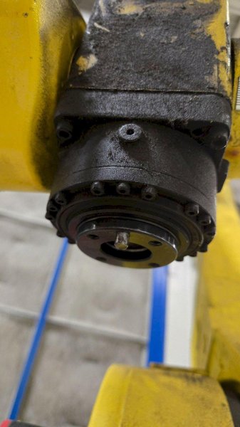 FANUC M-16IB/20 + R-J3IB ROBOT ARM AND CONTROL PANEL USED