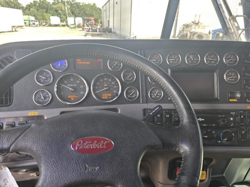 2022 Peterbilt  1NPXLP9X0ND758041