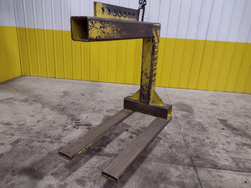 2,000 LB x 42&quot; x 36&quot; NATIONAL IND PALLET LIFTER CRANE ATTACHEMENT: STOCK #22368