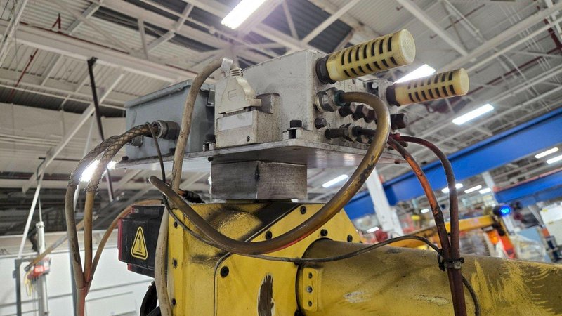 FANUC M-16IB/20 + R-J3IB ROBOT ARM AND CONTROL PANEL NO TEACH PENDANT USED