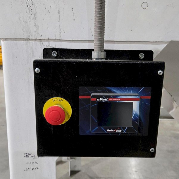 ROBOVENT FILTERED EXHAUSED SYSTEM W/ EPAD TOCUH 200 AMP 600 VAC USED