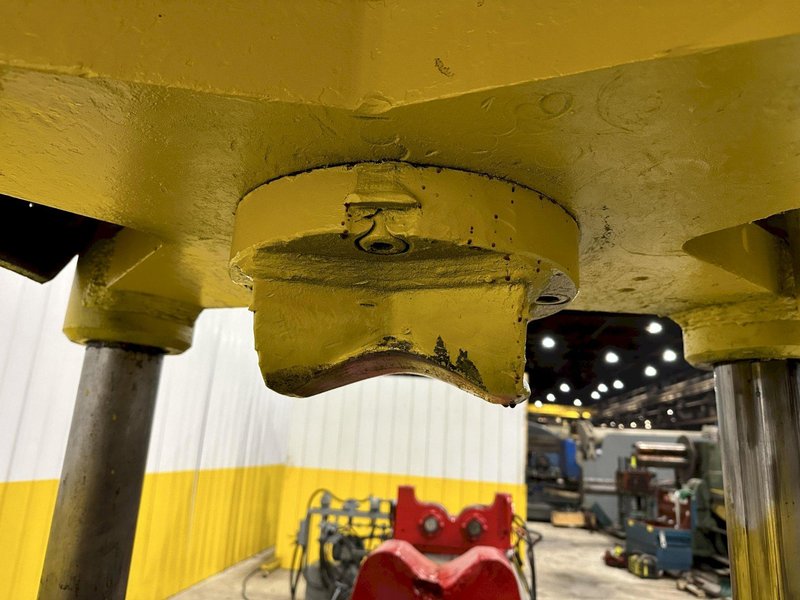 400 TON X 30' DRILCO TRAVELING HEAD HYDRAULIC STRAIGHTENING PRESS: STOCK #24953