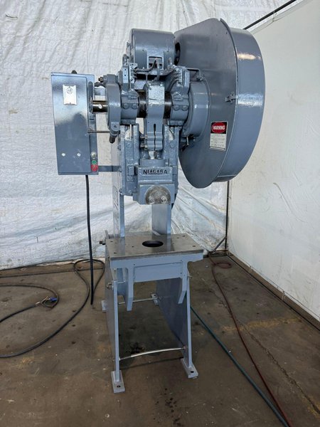 22 TON NIAGARA MODEL A22 OBI PRESS. STOCK # 0469324.