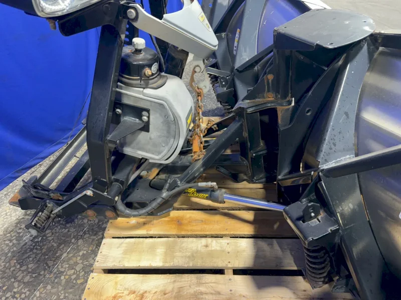 FISHER 8' 6" SNOW PLOW  -  86 XV2