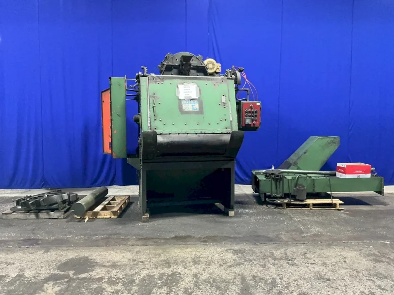 WHEELABRATOR 27” X 36”, 1000 LBS SHOT BLASTER