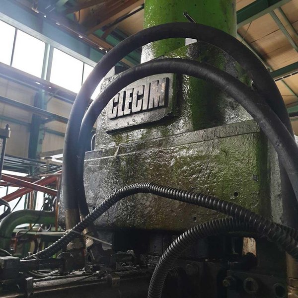 2750 MTon CLECIM SINGLE ACTION OIL HYDRAULIC EXTRUSION PRESS (14149)