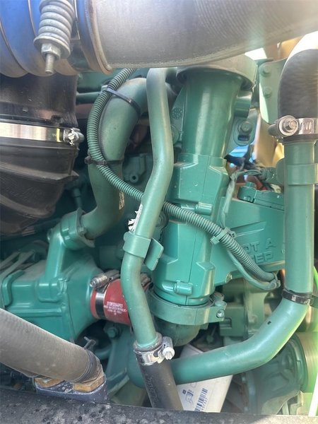 2023 Volvo VNL64T860 4V4NC9EJ5PN307510