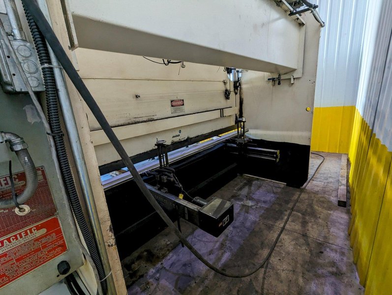 230 TON X 12' PACIFIC MODEL J230-12 HYDRAULIC PRESS BRAKE: STOCK #18531