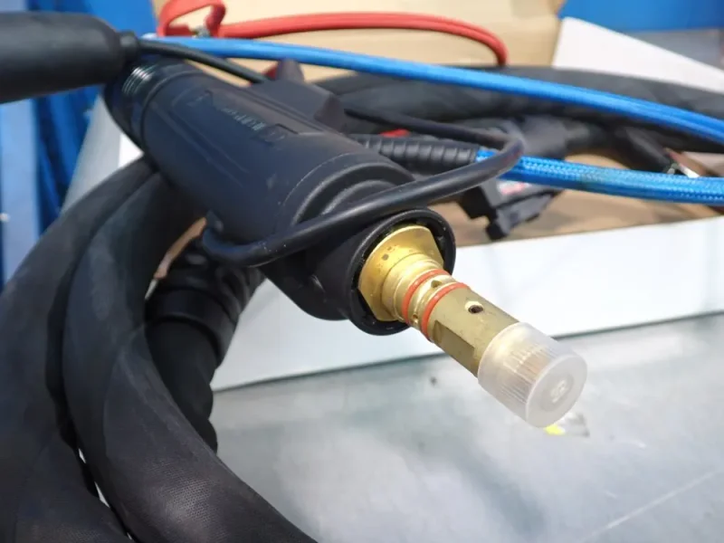 LINCOLN ELECTRIC 500 A, 15 FT MAGNUM PRO 500 WATER COOLED MIG WELDING GUN  -  K4522-2-10-564