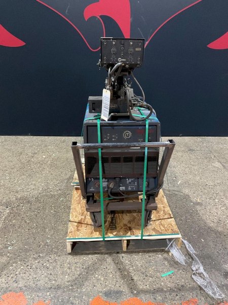 MILLER DELTAWELD 302 CV/DC WELDER USED