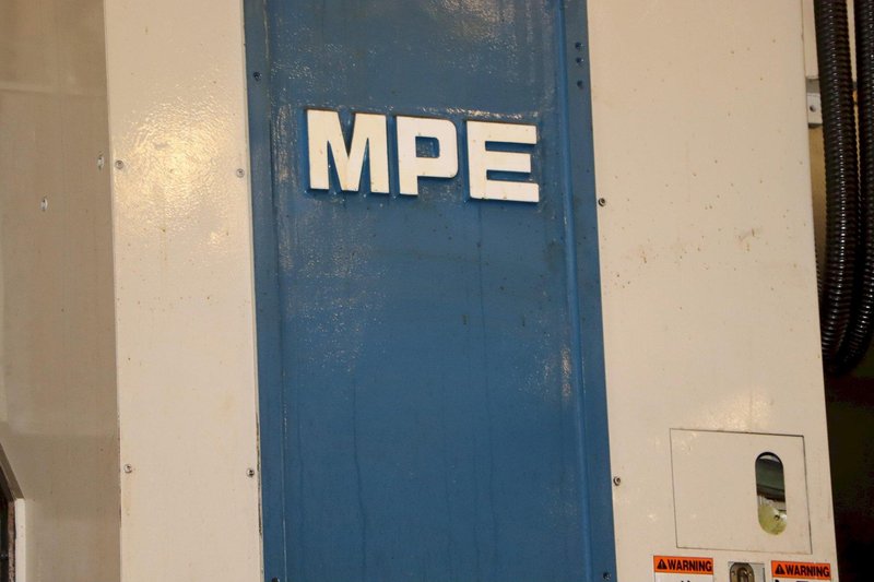 117" X 114" X 39" TOSHIBA MODEL MPE-2140 BRIDGE MILL: YOBRO #26305