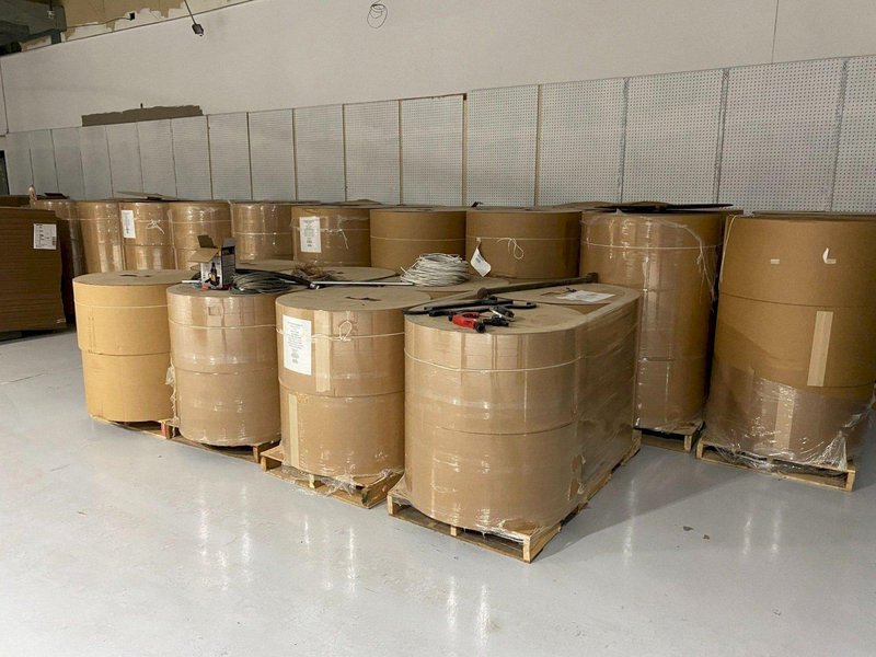 System Packaging 900-24 3B Labeler, 2020 – Weber Box Label Printer/Applicator Model: 5300 L.H. DOM, 1 Pallet of Cold Seal Material Included **Pre-Removal Pricing**