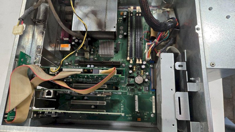 KUKA INDUSTRIAL COMPUTER KPC-ED05 WITH DRIVE USED