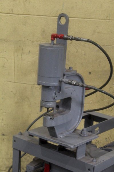20 TON FABRILINE C FRAME HYDRAULIC FLANGE PUNCH: STOCK #69702