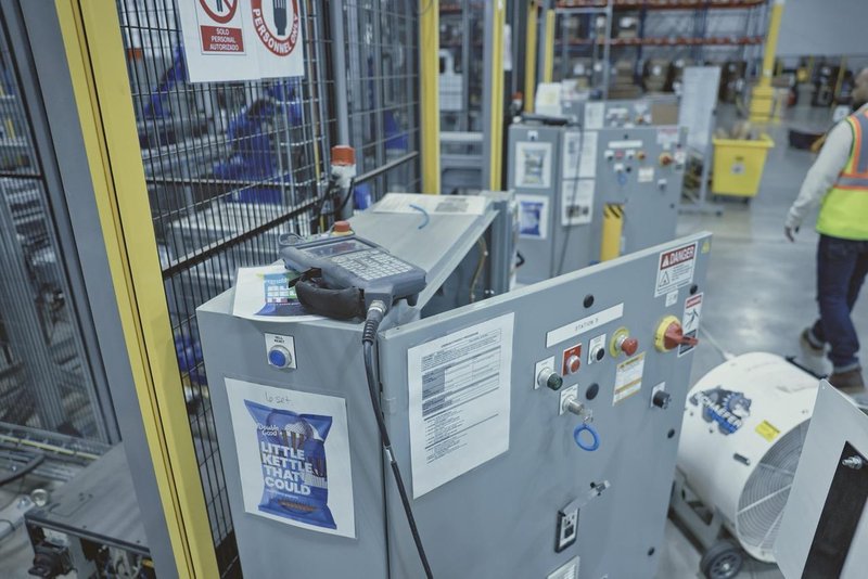 Yaskawa Motoman GP25-12 Robots (4) – YRC1000 Controllers, Mech-Mind 3D Vision, Bin Picking, Integrated Safety Cells, 2022